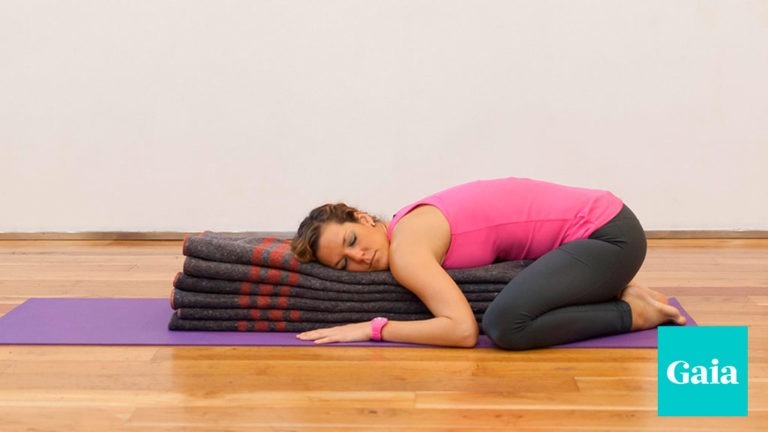 Las mejores 48 ideas de Bloque de yoga  bloque de yoga, yoga, posturas de  yoga