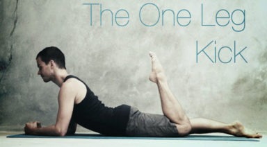 Ejercicio de pilates: Patada con una pierna