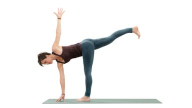 Parivrtta Ardha Chandrasana: Revolved Half Moon