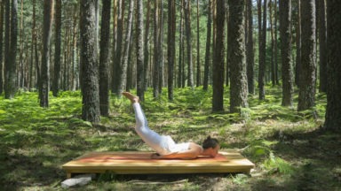 Postura de yoga: Salabhasana