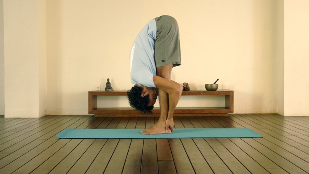 Postura de yoga: Uttanasana