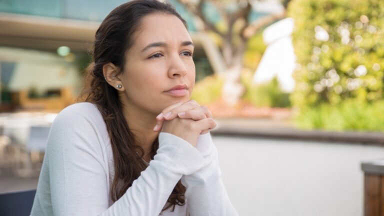 Qué es el clariconocimiento y cómo se diferencia de la intuición