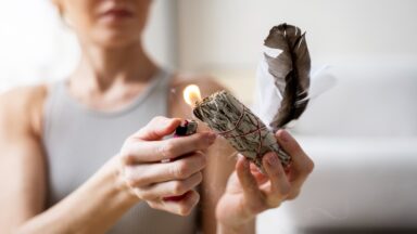 Step-by-Step Guide to Perform an Energy Cleansing in Your Home