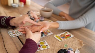 Quiromancia: qué revelan las líneas y formas de tu mano